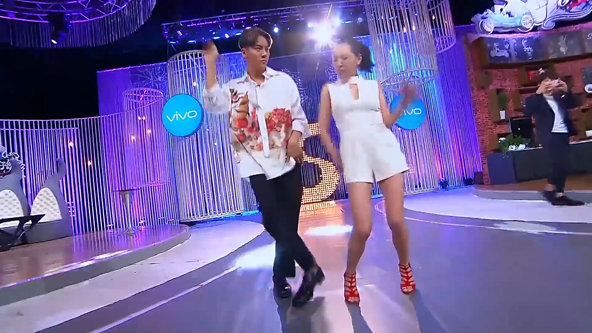 太喜欢这段陈伟霆和小S的这段飙舞了气场全开 爱了爱了