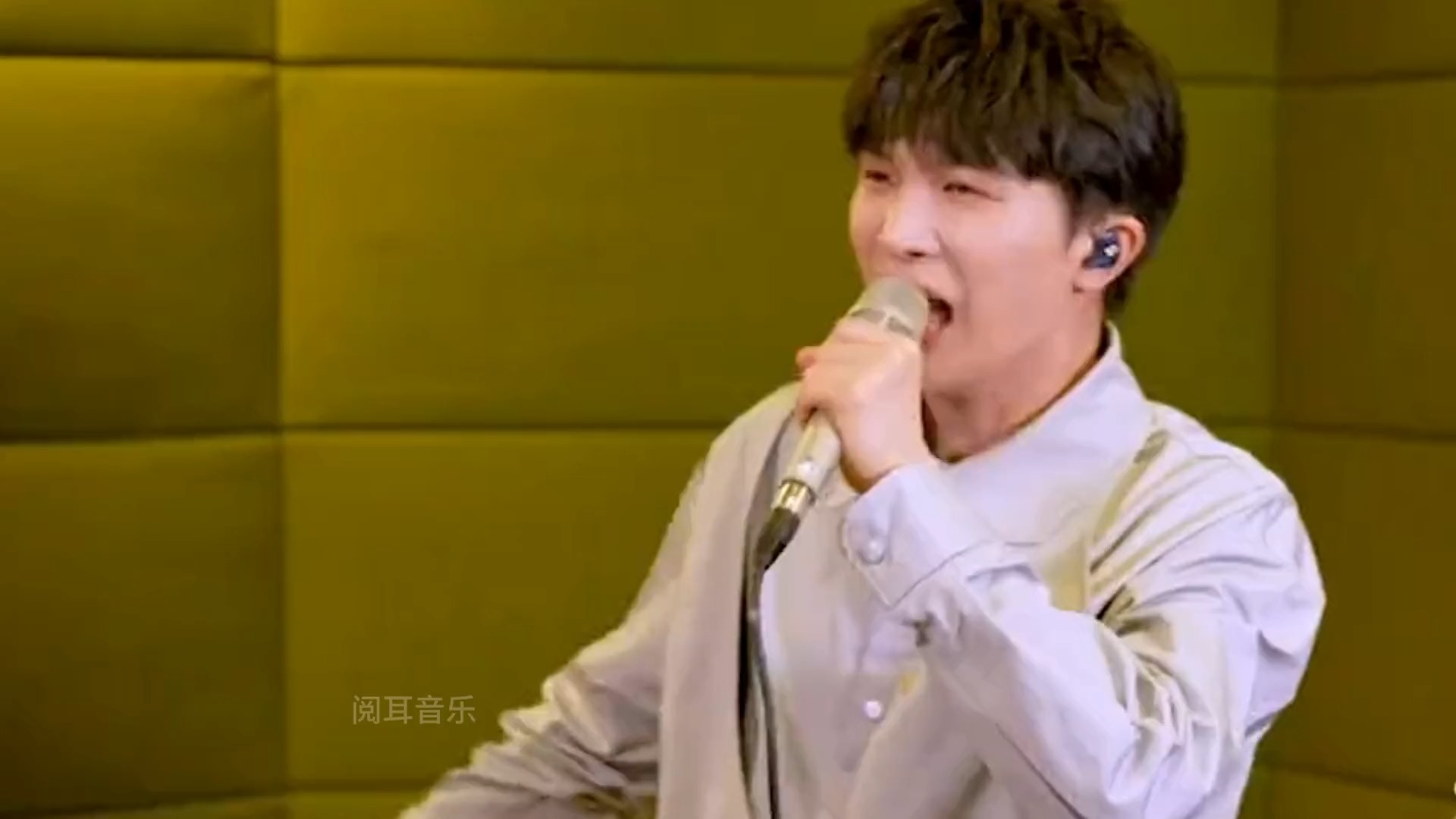 “央视宠儿”周深：背景有多硬？唱首歌也能惊动最高检察院？