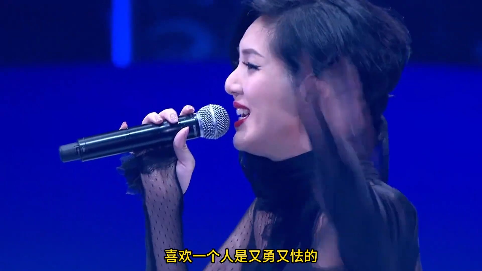 杨千嬅的勇那么怯，容祖儿的怯那么勇，这些歌一起听真的太绝了