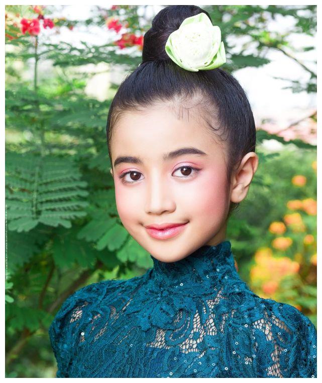 8岁能歌善舞成网红,染红发演绎酷帅风|柬埔寨|珍娜|小公主_新浪新闻