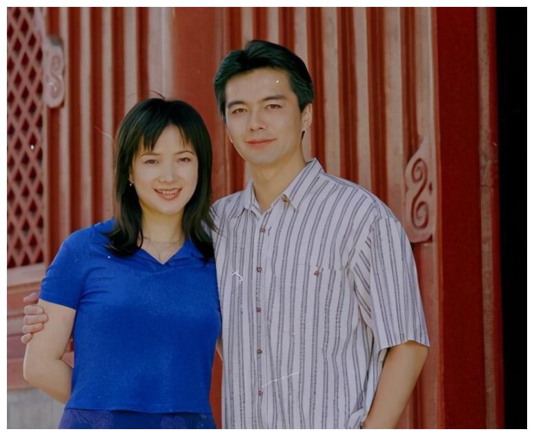 一生经历4段婚姻每一任妻子都是大美人许亚军风采仍不减当年