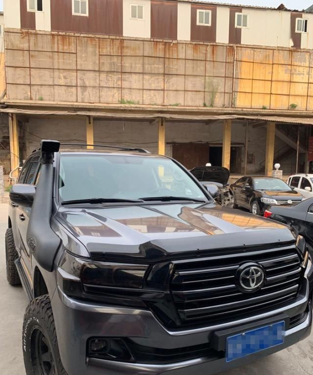最萌身高差丰田兰德酷路泽改装赏析