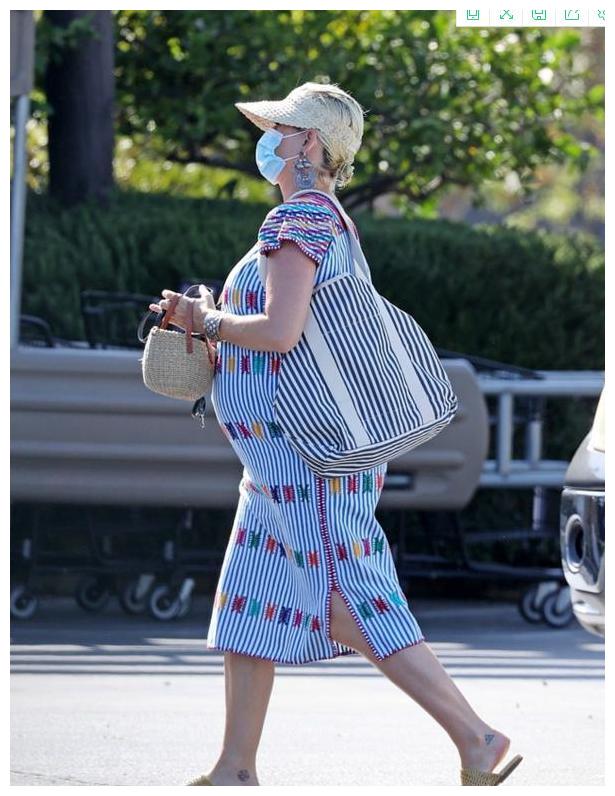 凯蒂·佩里挺着大肚子,生活依然多姿多彩,未婚夫一直相伴