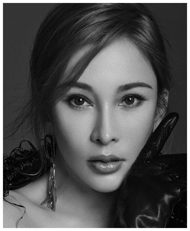 温岚近况曝光,脸上变化成焦点,网友:这是谁?