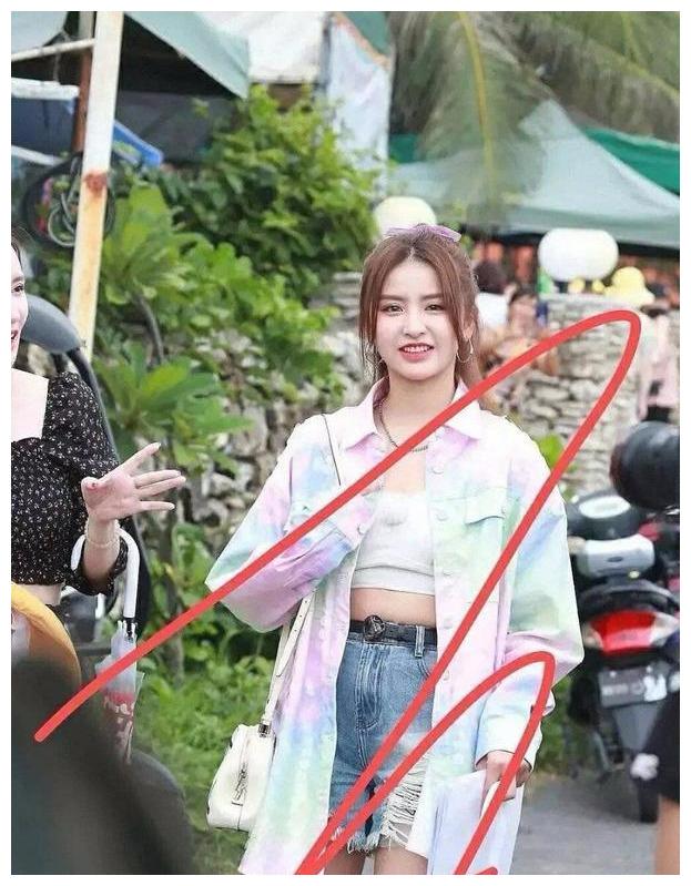 金子涵这是真的胖了吧?网友:她该庆幸,选秀阶段没发胖