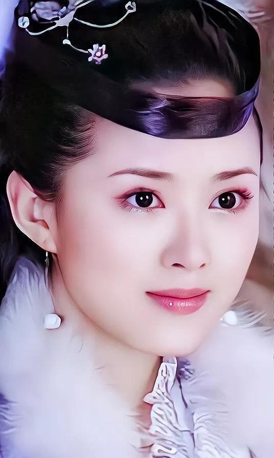 曾经最美嫦娥仙子颜丹晨,清高冷傲,眼神迷人