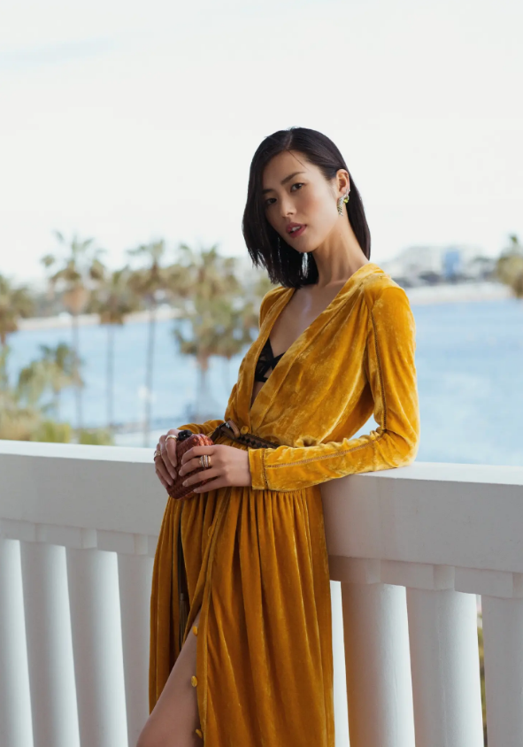 刘雯,身高178cm,腿长116cm.