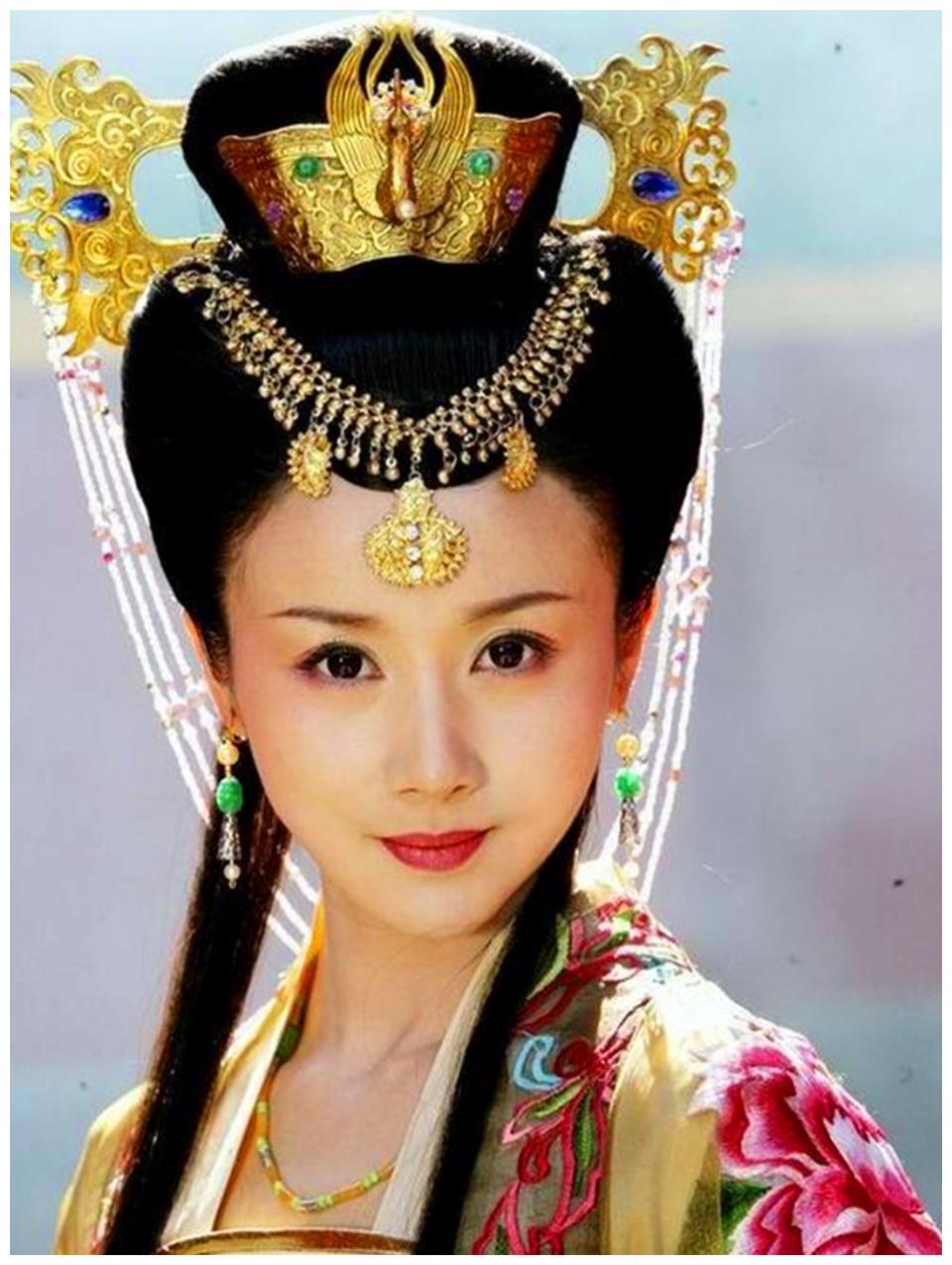 武侠剧中最强的八大公主郡主,第三把毒圣当男宠,第二能反弹天雷__财经头条