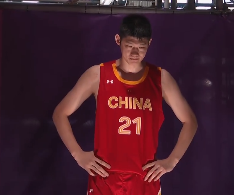 末尾崩盘吞苦果,胡金秋6分,男篮一点令人欣慰