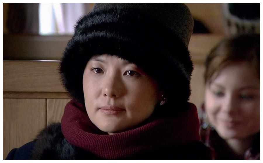 悬崖之上:电影是好看的,如果没有这些逻辑漏洞就更好了__财经头条