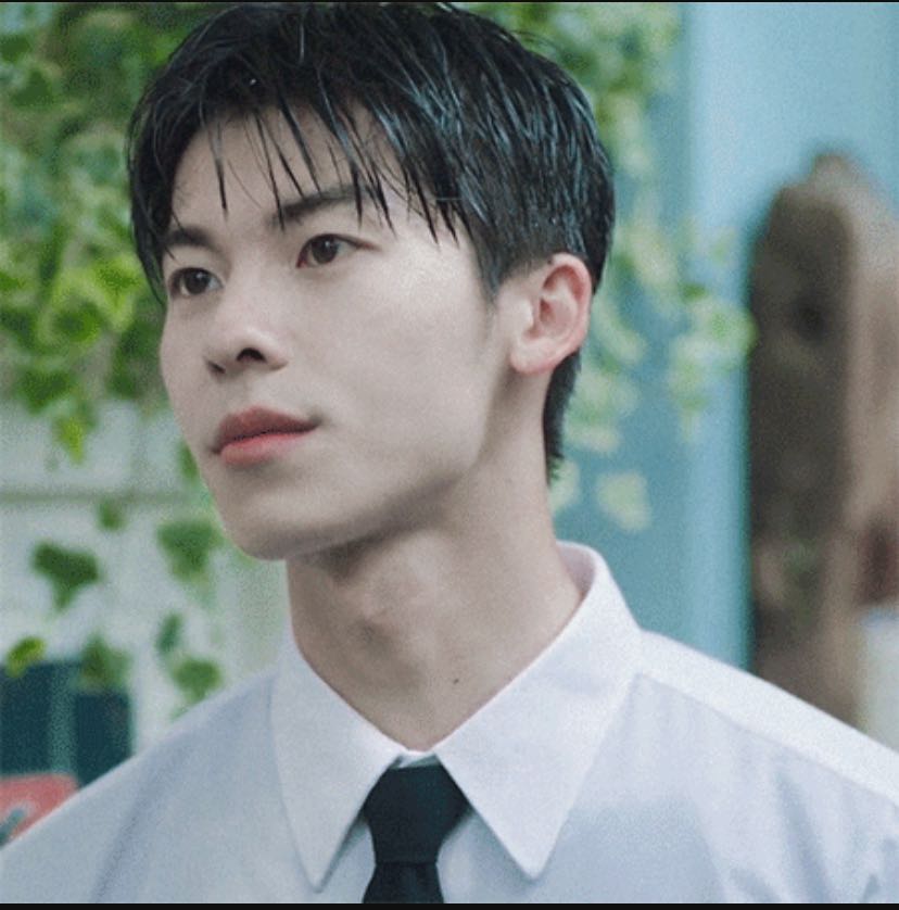 王一博喉结肖战喉结任嘉伦喉结爱豆喉结谁最让你心动