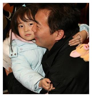 黄健翔前妻患癌至今单身现任老婆名叫小红是一名舞蹈演员