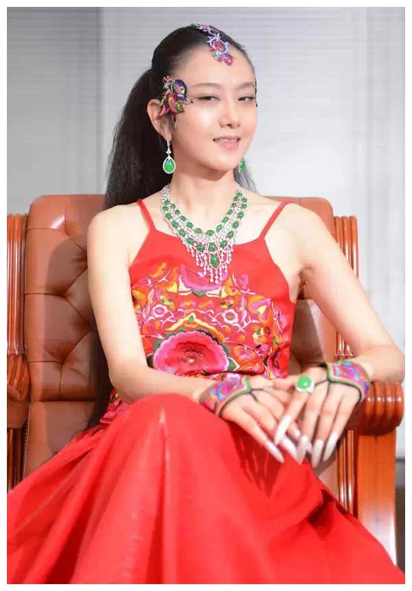 62岁的杨丽萍已无仙气!