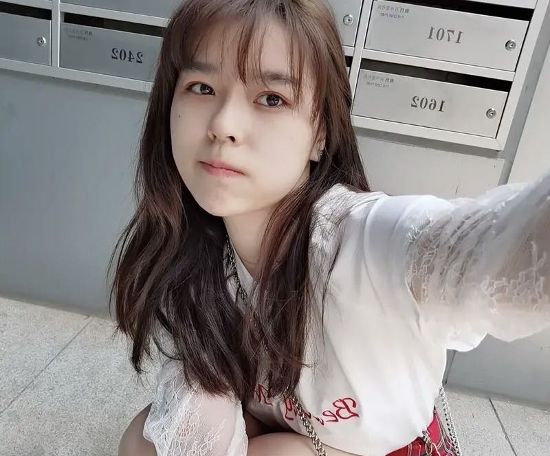 沫子再晒美照并自爆身高体重,直言36d引网友当场质疑