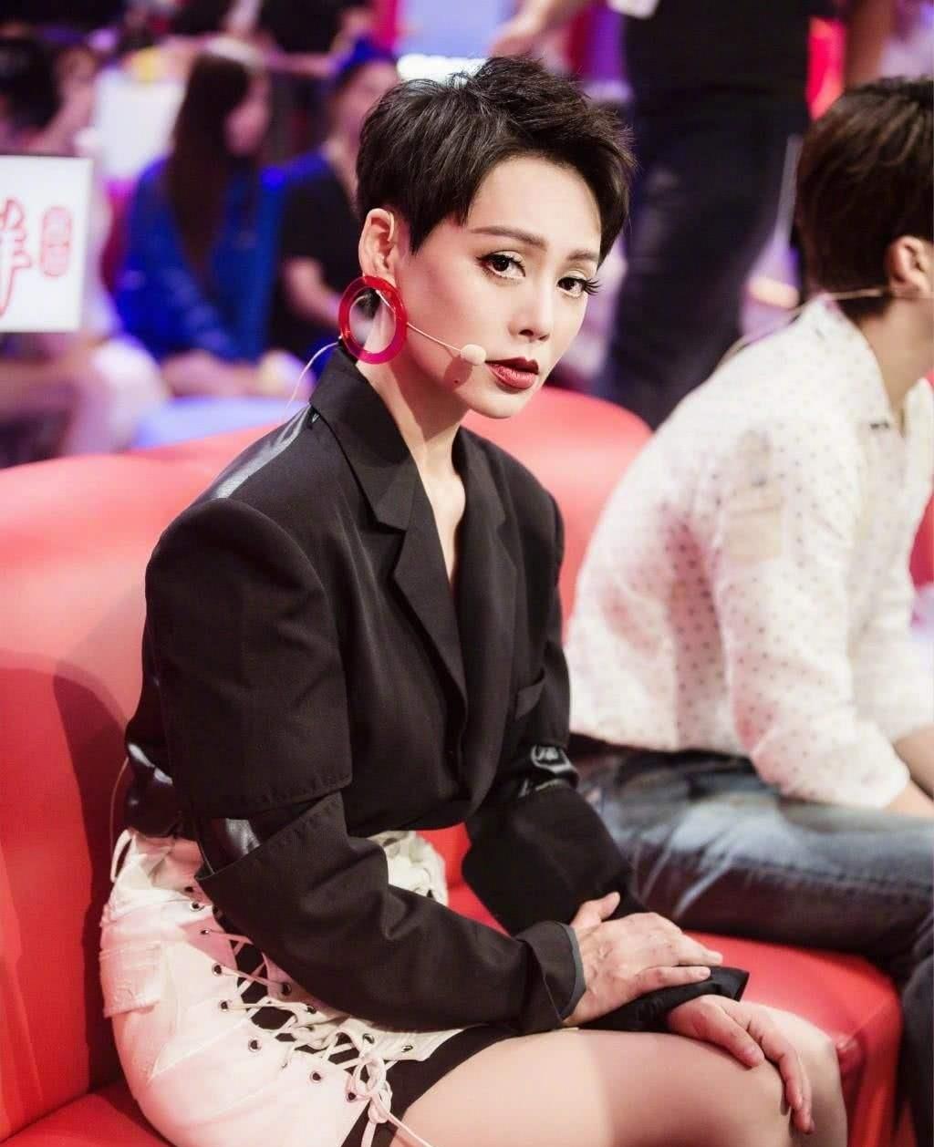 宁静参加乘风破浪的姐姐红遍网络