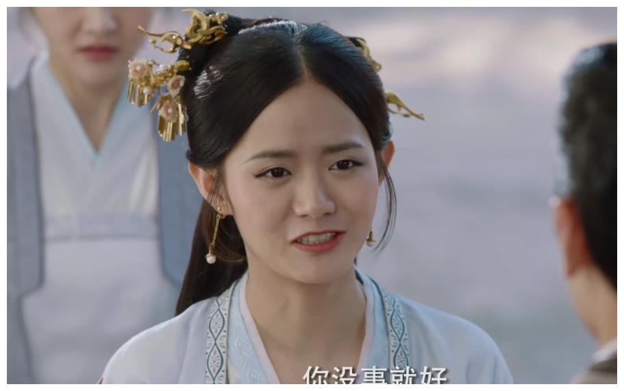 按照肃王的武力值将侯爷拿下绰绰有余,但很显然此刻西河郡主的突然