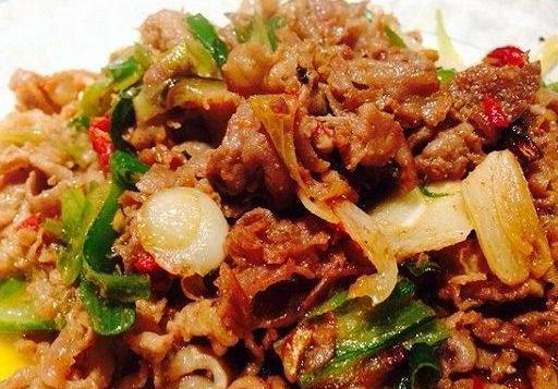 孜然羊肉怎样炒才鲜嫩无膻味?