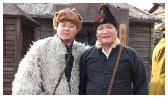 2016年,路晓波集导演,主演于一身,拍摄了一部电影《路小波》,剧情完全