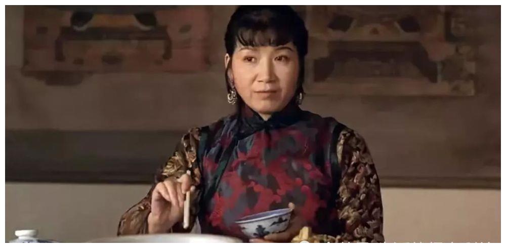 "范闲祖母"太暖心,为江疏影披外套,丁克数十年,75岁才走红|曹翠芬