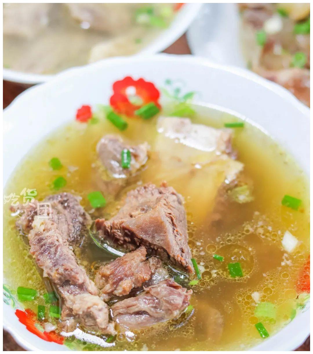 开了十几年!来这家老牌牛肉店,还是要坐在树下吃|牛肉|牛筋|牛排馆_新