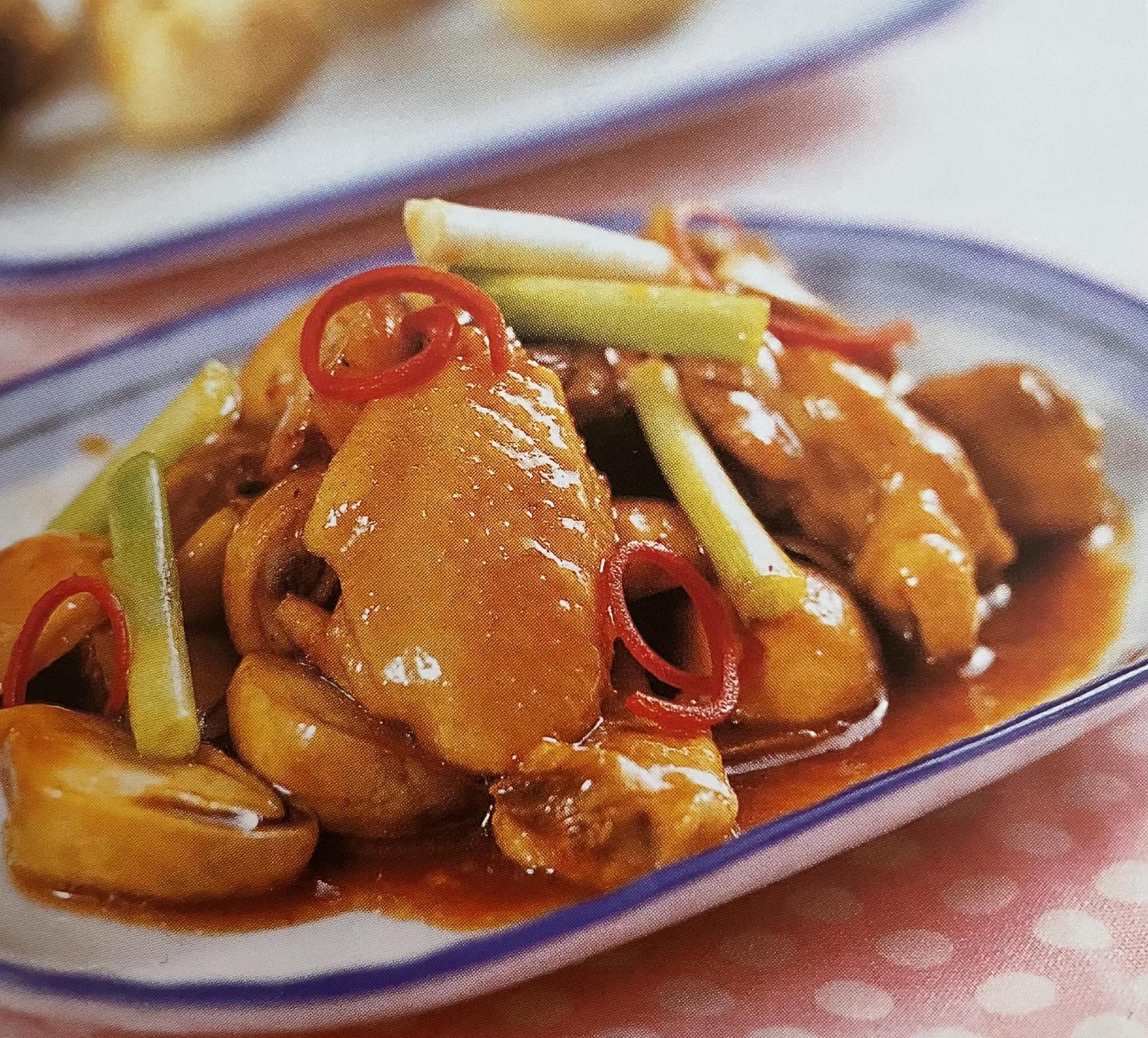 草菇焖鸡的做法与功效