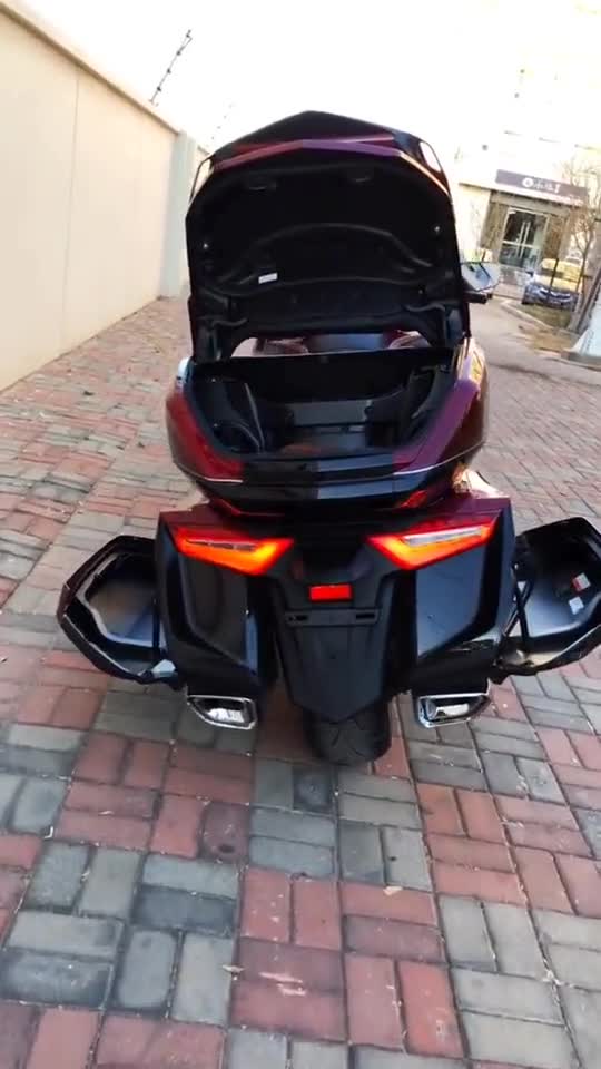 宾利摩托车外观改装,外形配置相当霸气?