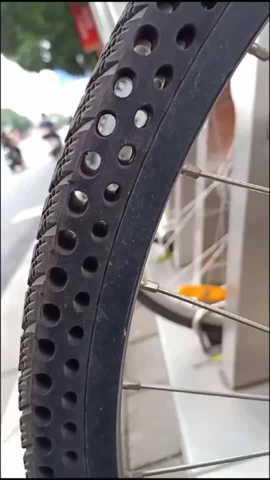 原来共享单车轮胎是实心的,这要是一旦量产,补胎师傅该失业了!