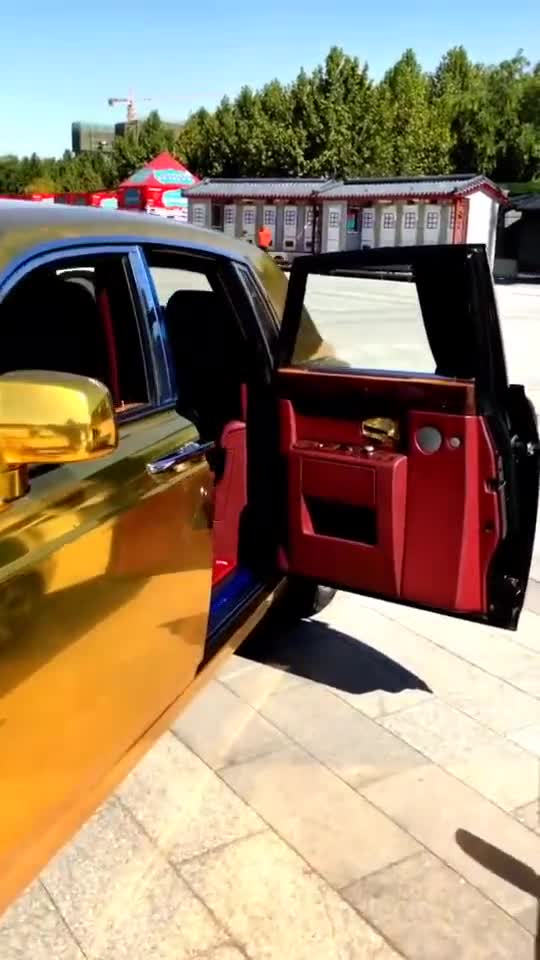 黄金版劳斯莱斯幻影!