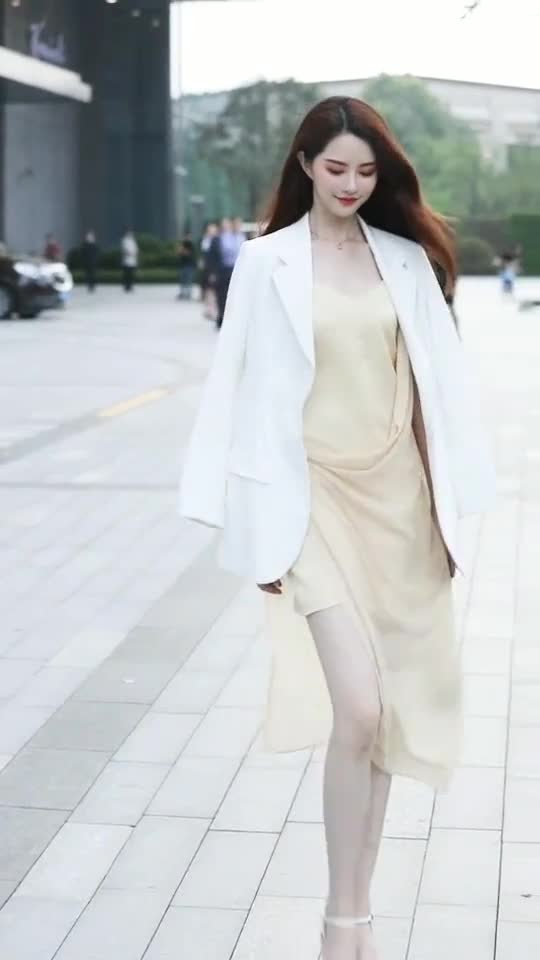 梦娜女神,从头到脚都散发着气质,让所以男生为之心动