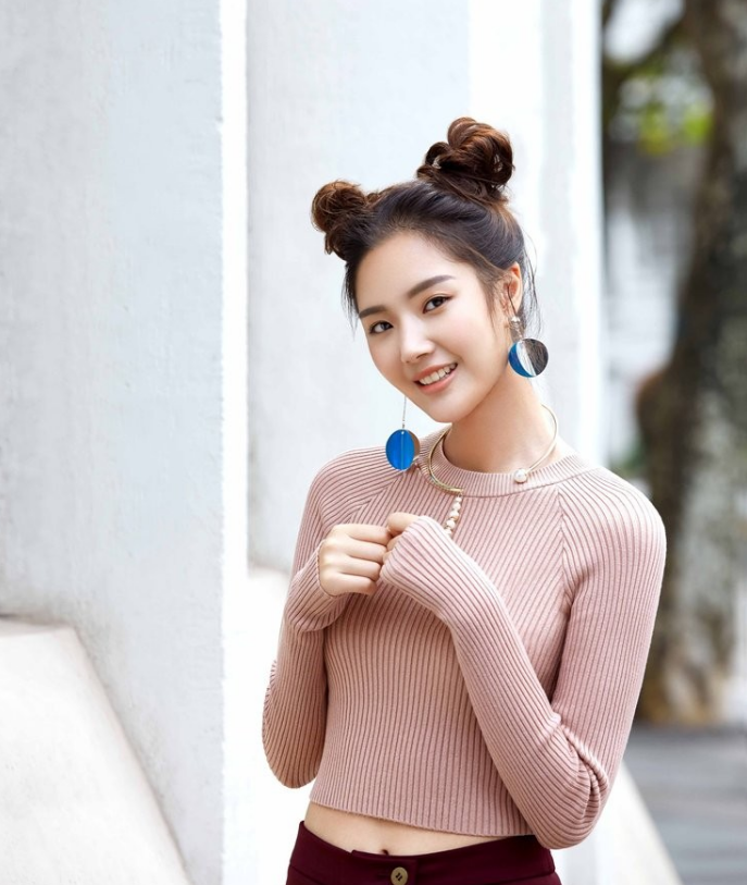 气质甜美迷人的女星余芷慧_高清图集_新浪网