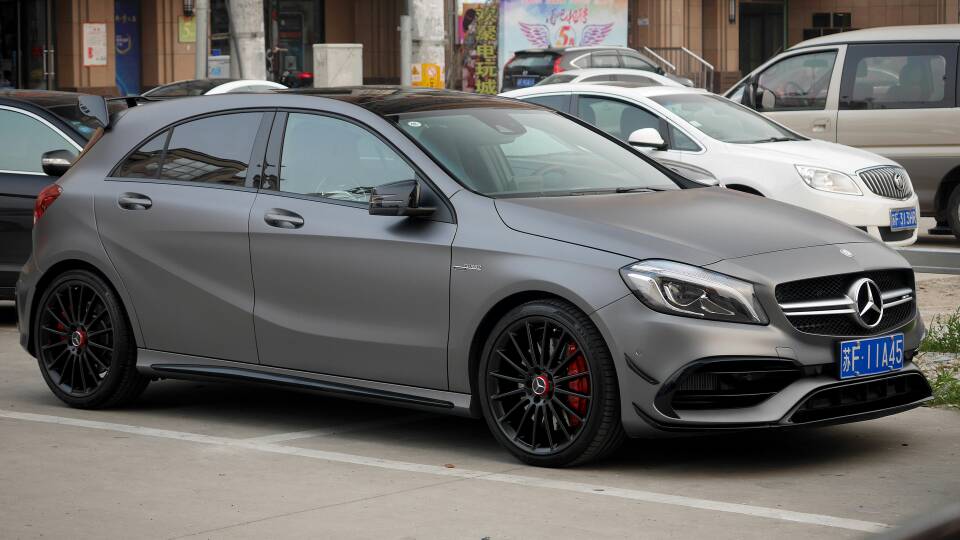 南通崇川区街头实拍奔驰a45 amg,车牌配车型恰好也是"a45"!