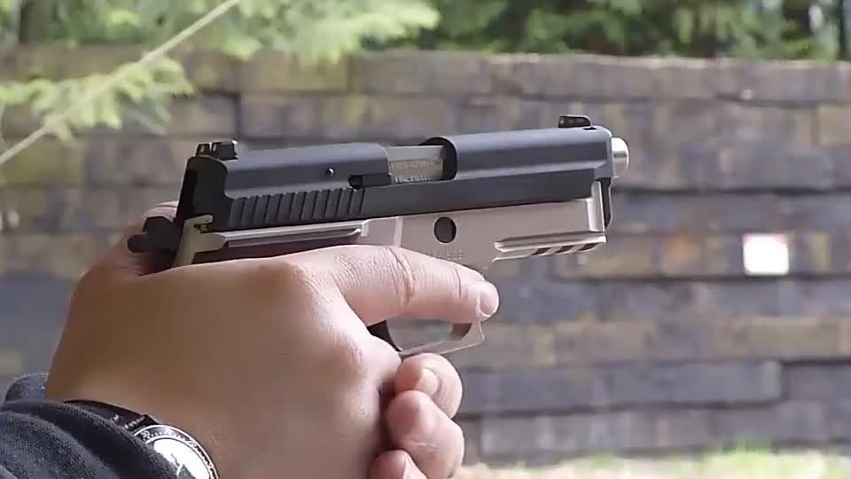 45手枪 为您推荐: 西格绍尔p220手枪,最好的手枪之一,性能可靠不输