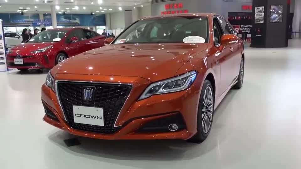 2021款丰田皇冠实拍展示,太漂亮了,选它还是奥迪a6自己看着办