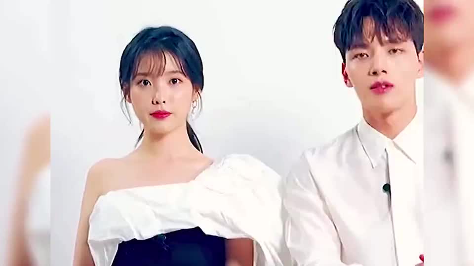 iu拍照就拍照挽什么手呀黄子韬看了该有多难过