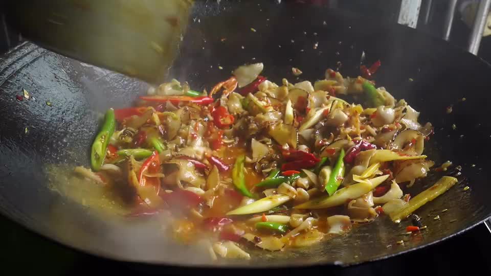 椰子螺不知道怎么吃试试这个川味爆炒椰子螺香辣脆爽吃过瘾