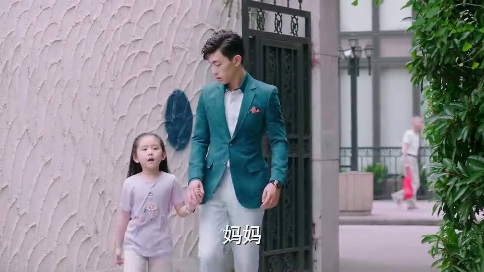 00:00 02:32 02:32 为您推荐: 因为遇见你:金教授发现果果画的染色院