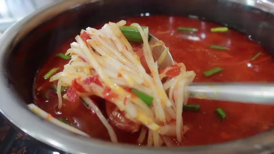 贵州不可错过的美食,酸笋牛肉火锅,酸臭鲜美,好吃不贵|酸笋|牛肉火锅