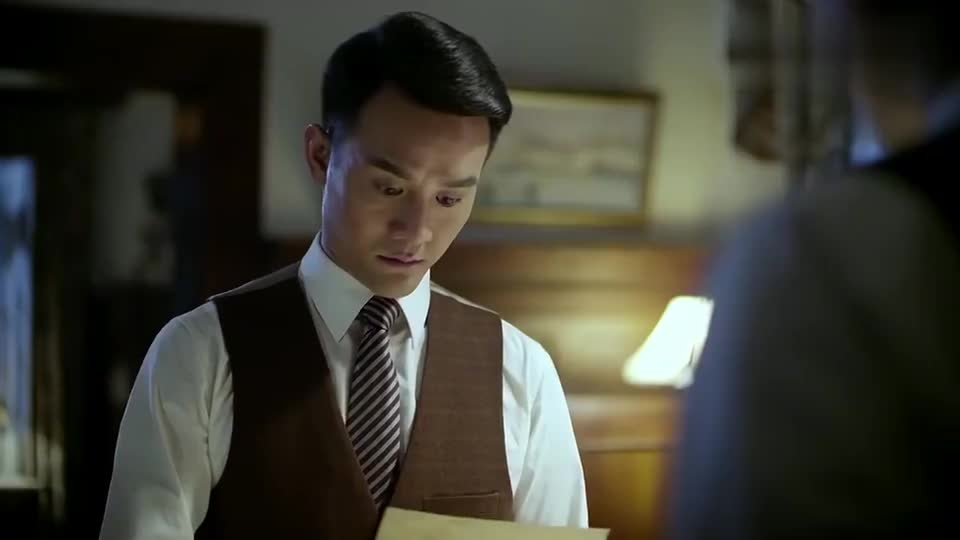 明台做错事被训,大姐竟连着明楼阿诚一并骂,太逗比了