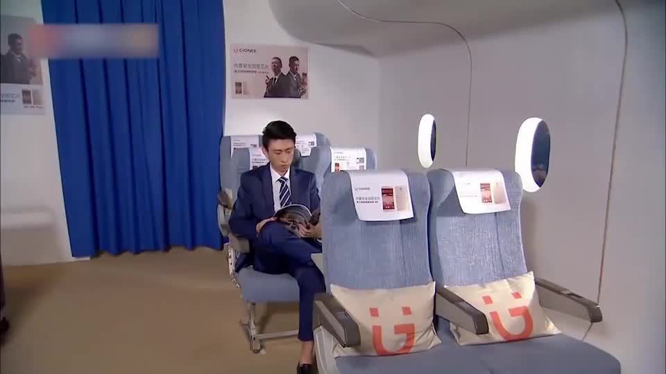 廉价航空服务真要命,张海宇分分钟玩坏乘客,这段都能把人笑抽!