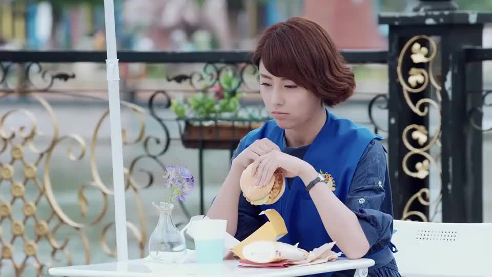 爱人的谎言四季暴饮暴食易奕一眼看出你失恋了