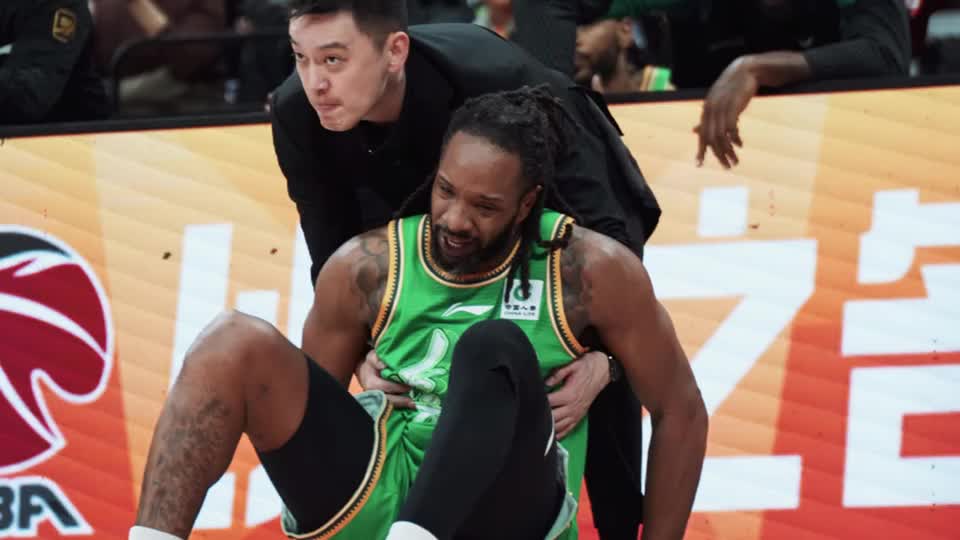 CBA舞王？临场调整更出色，杨鸣对北控的5次“换人”恰到好处