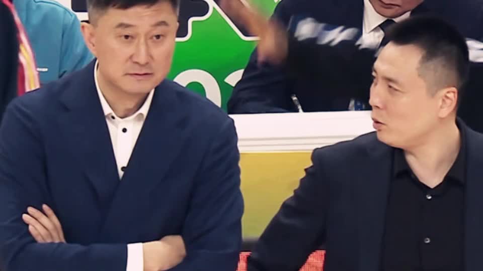 2分钟还原！杜锋指导千防万防，没料到卢伟指导激活22岁新星