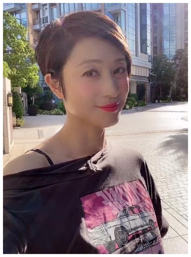 陈法蓉晒近况54岁仍未婚照顾84岁父亲曾深夜流泪回忆恋情