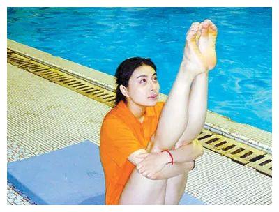 38岁跳水女皇郭晶晶嫁入豪门8年生三子女家庭幸福