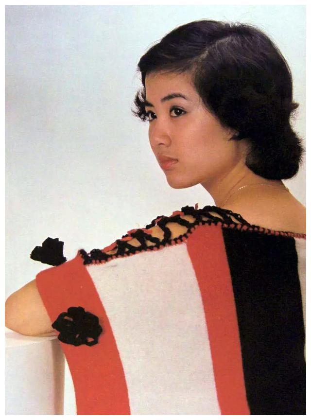 夏钦14岁出道18岁演电影版红楼梦走红如今50岁成幸福