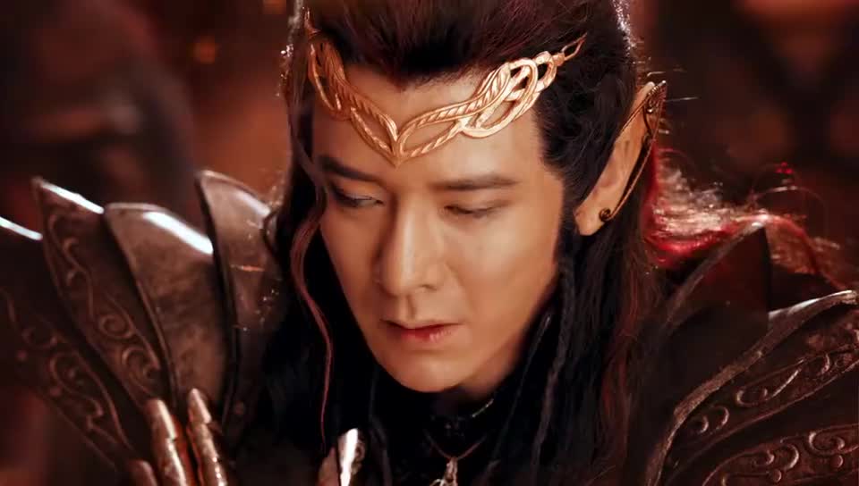 幻城:烁罡私自行动,差点丧命,不料心狠手辣的父亲竟这反映,哭