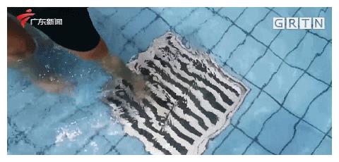 痛心!7岁男童在小区泳池溺亡,漳州家长要注意这几点!休闲区蓝鸢梦想 - Www.slyday.coM 痛心!7岁男童在小区泳池溺亡,漳州家长要注意这几点!休闲区蓝鸢梦想 - Www.slyday.coM