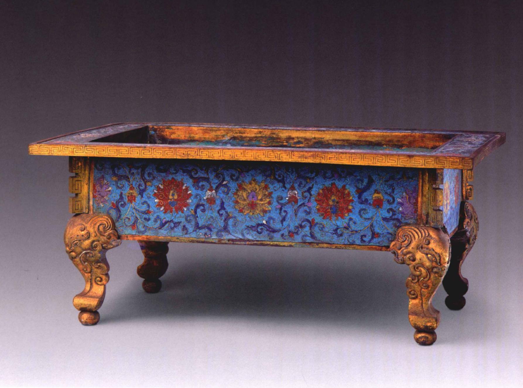 中国珐琅艺术,故宫珍藏宝物,夔龙纹暖砚盒,清代皇帝御用之物