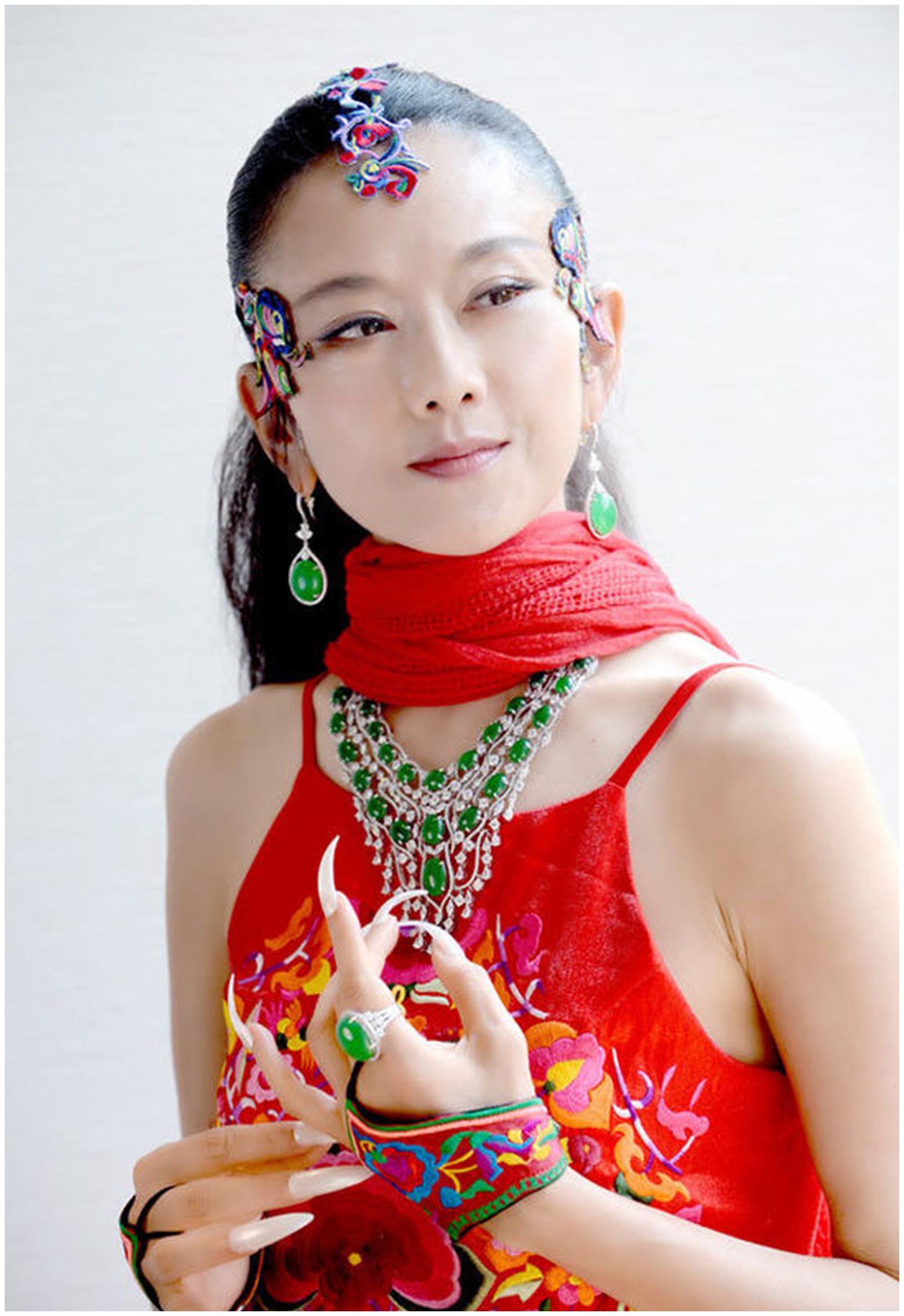 62岁的杨丽萍已无仙气!