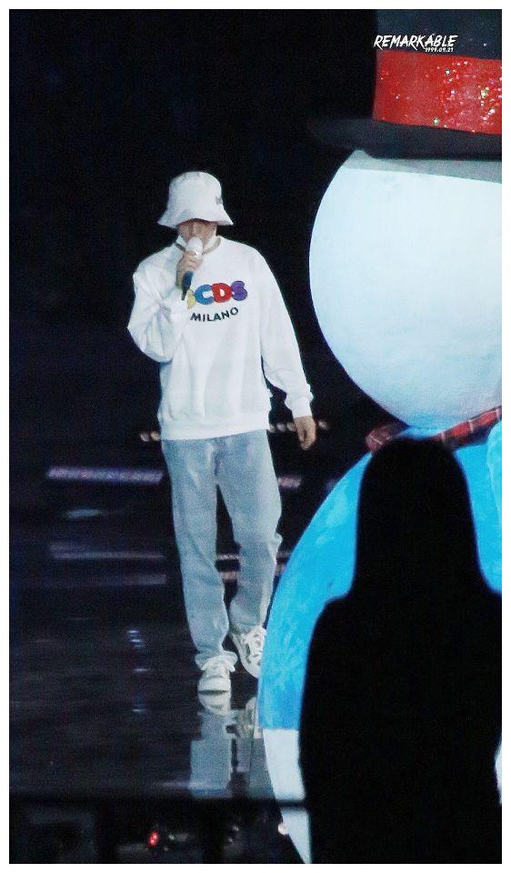 王俊凯凌晨彩排晕倒呕吐后送医将缺席跨年演唱会